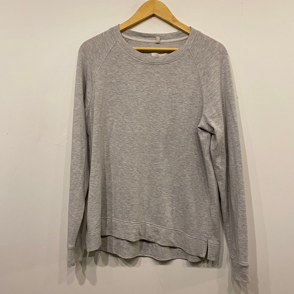 Lou & Grey Signature Soft Grey Raglan Sweatshirt Pullover Crew Neck Size M